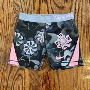 NWOT Nike Pro Dri-Fit Youth Medium biker shorts. Black, white & pink design